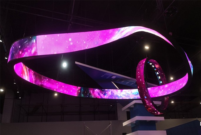 Innovative Applications of Custom Flexible LED Displays in Architecture and Events