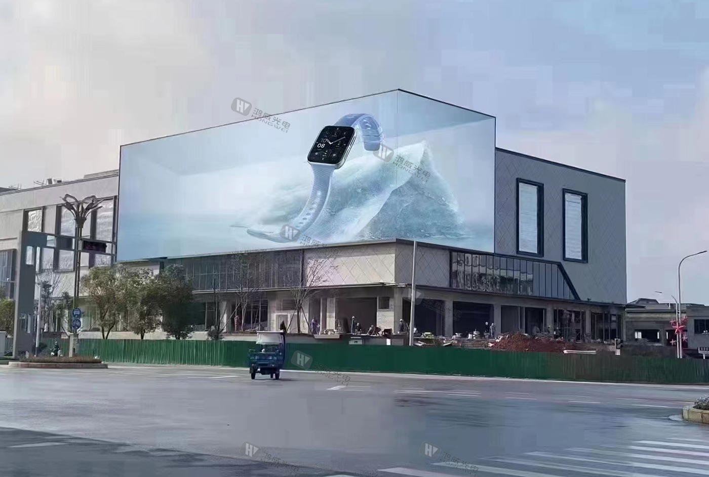 What Is the Best Outdoor LED Screen for Advertising?